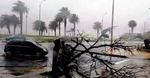 19set2012---fortes-ventos-e-chuvas-atingem-o-litoral-uruguaio-dividido-entre-o-rio-da-prata-e-o-oceano-atlantico-1348086984960_956x500.jpg