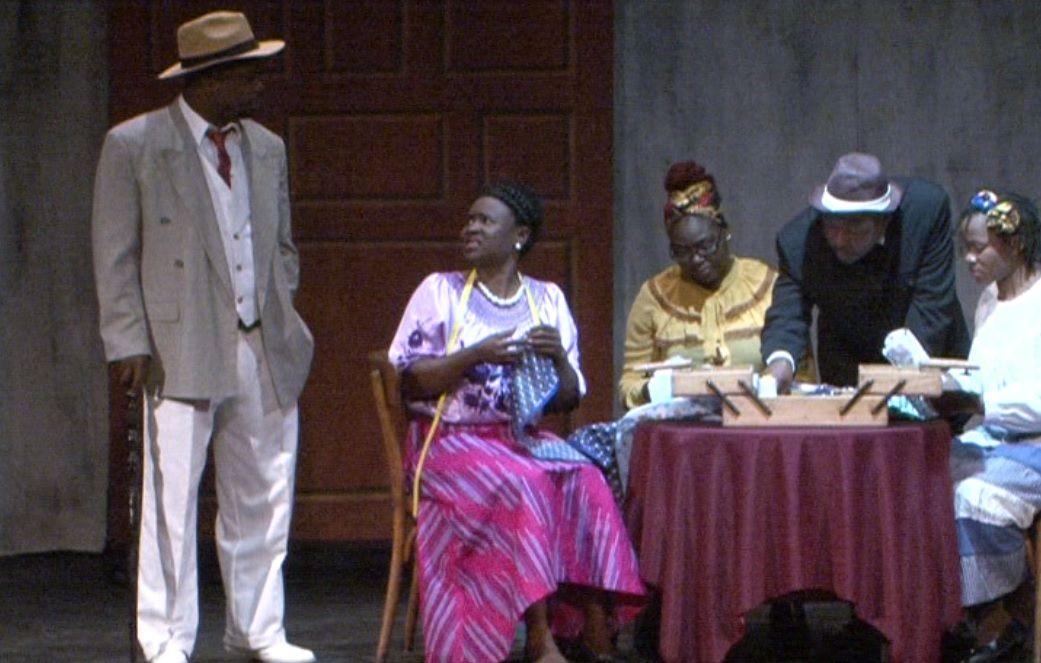 Mutumbela Gogo exibe nova peça “Os Pilares da Sociedade” é uma crítica a corrupção.jpg
