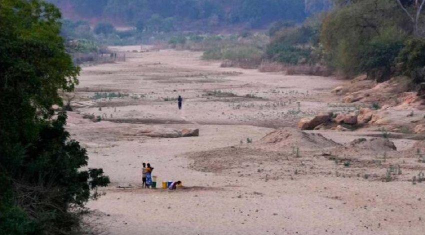 Barragem_de_Senteeko_na_área_de_Barbeton_no_município_de_Mbombela_na_África_do_Sul.jpg