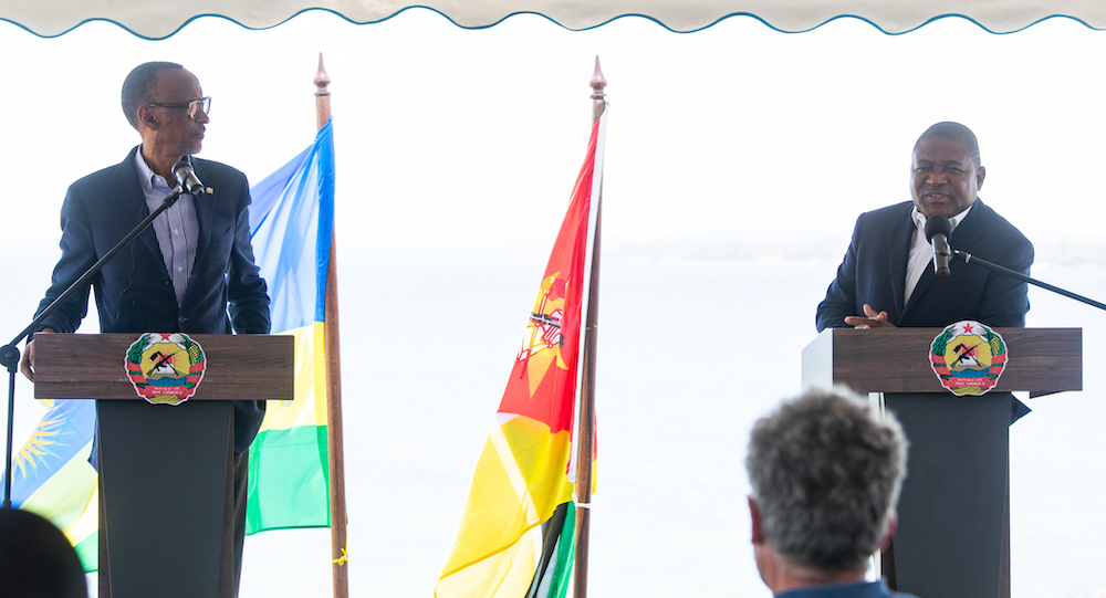 PR em Conferência de Imprensa com homólogo Paul Kagame em Pemba .jpg