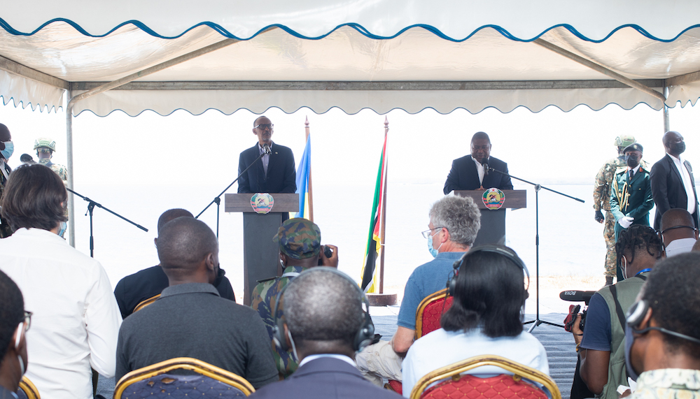 de Imprensa conjunta com homólogo Paul Kagame em Pemba .jpg
