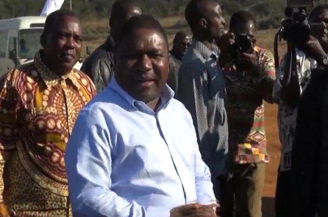 Chefe do estado trabalha em Manica: Nyusi visita fábrica de processamento de abacate
