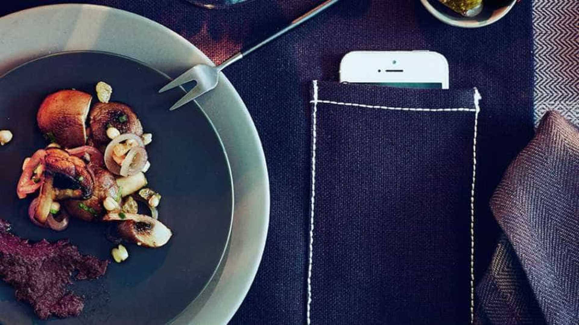 Jantar sem consultar o smartphone? Uma em três pessoas não consegue