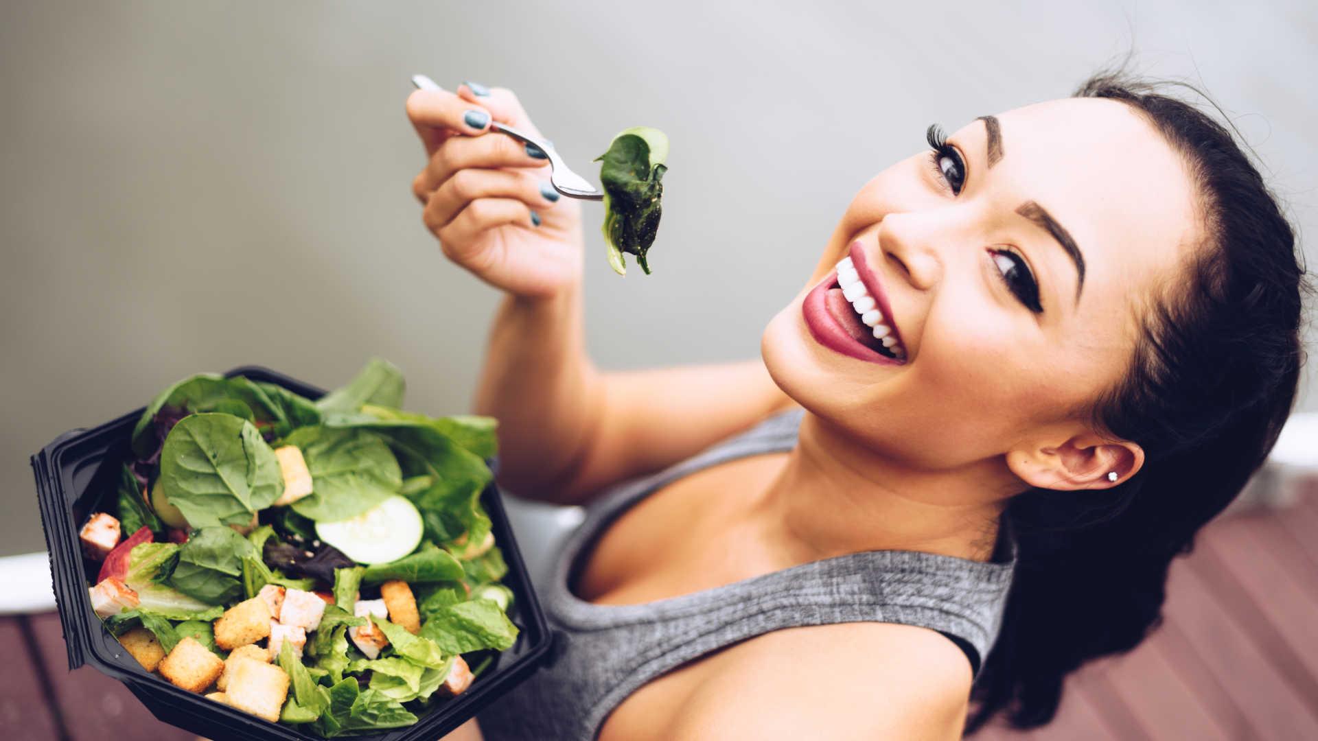 É esta a quantidade de comida que deve ingerir à refeição, diz médica