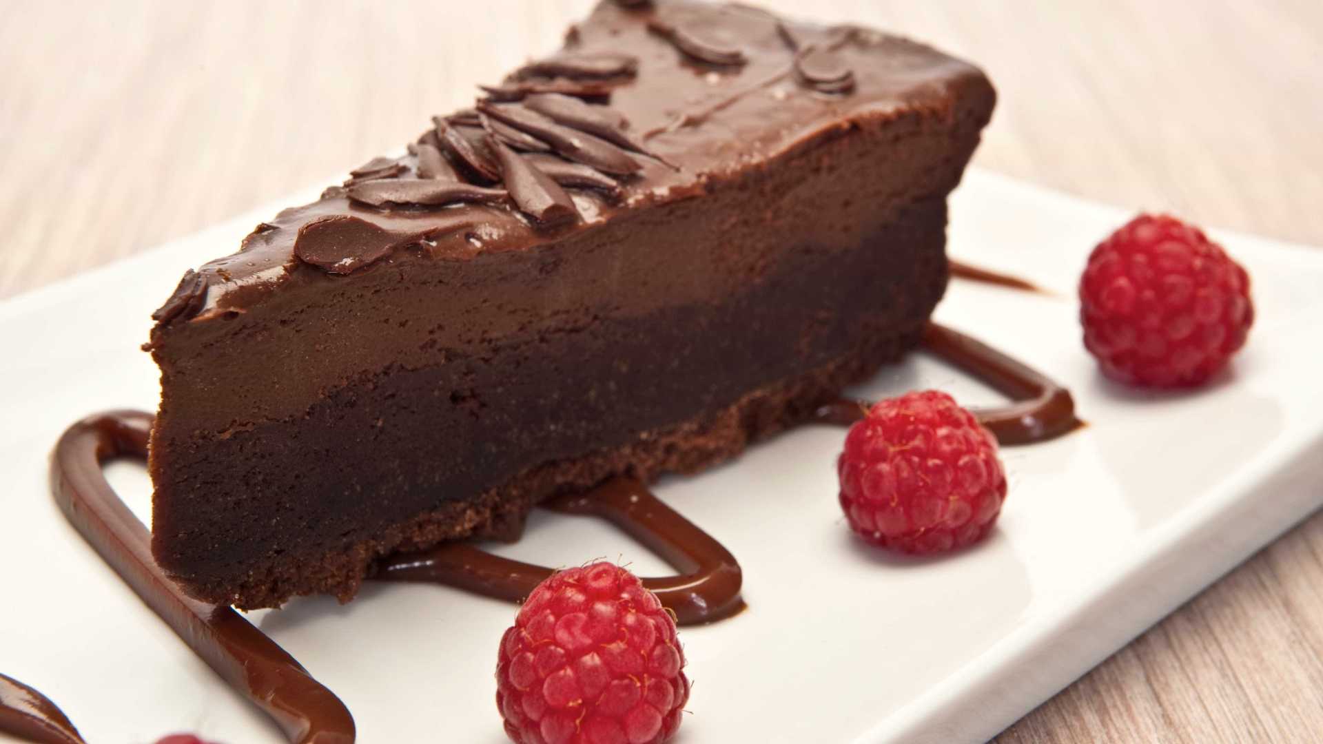 Aprenda a fazer um delicioso cheesecake de chocolate com café