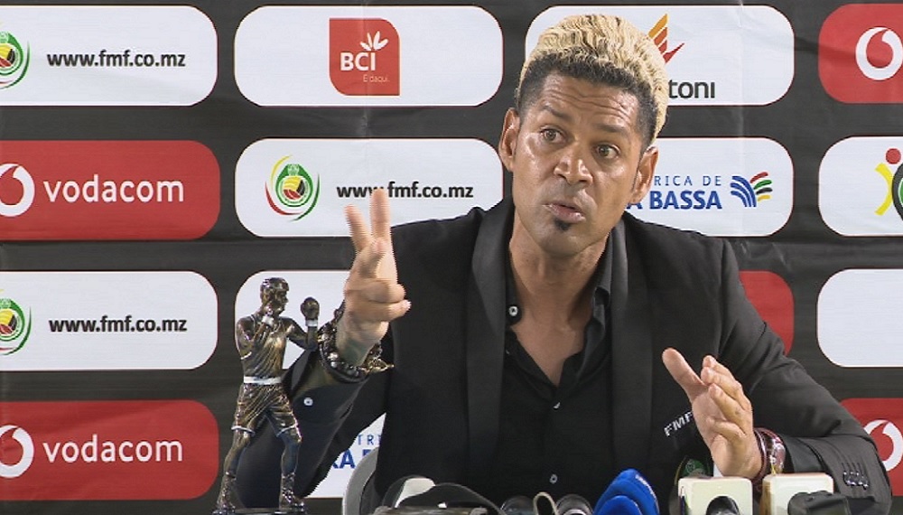 Abel Xavier não se demite