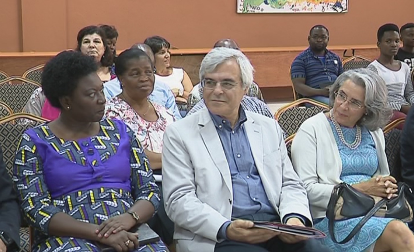 Carlos Reis reflecte sobre utopias e contradições de políticas linguísticas