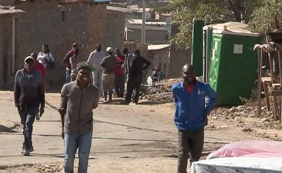 Norte de Joanesburgo, RAS: Equipa da TVM ameaçada durante as filmagens tendo saído em fuga de Alexandra