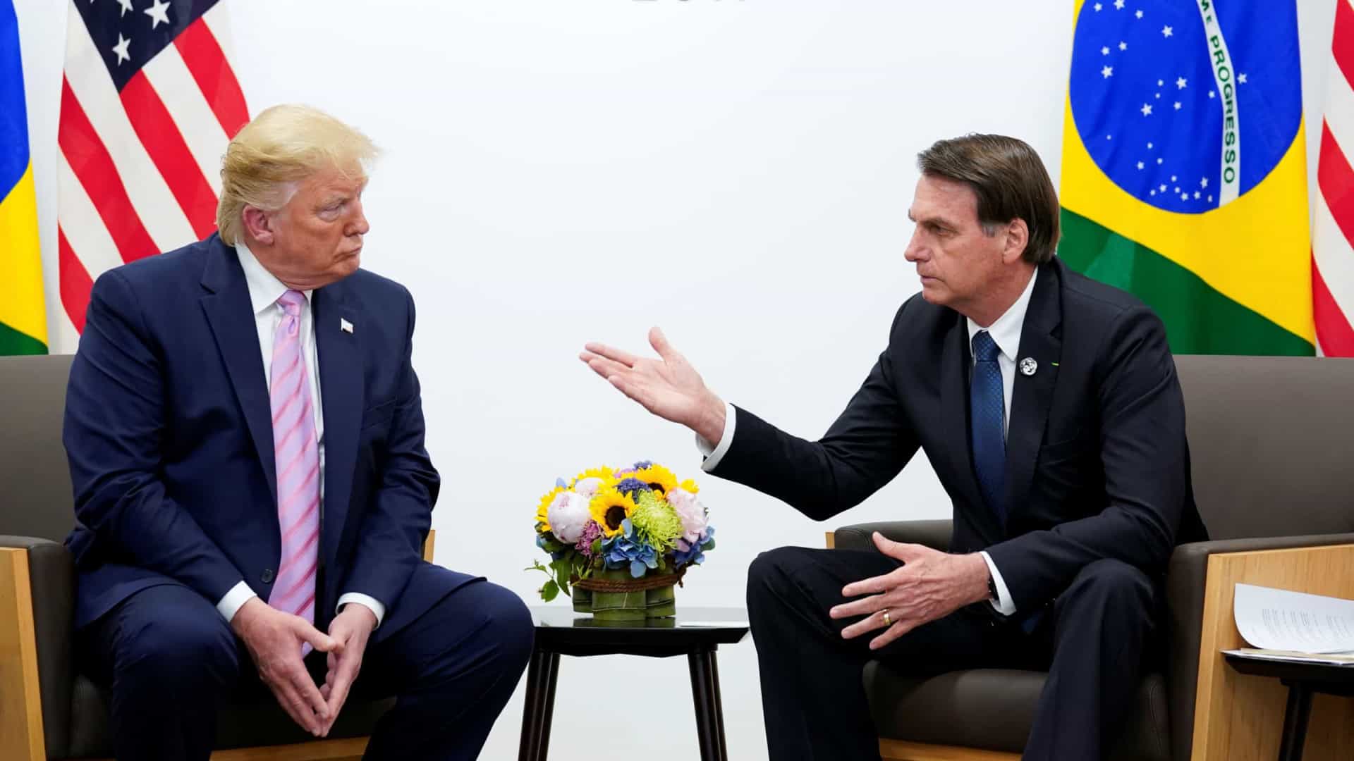 Trump pede paciência perante crise da Venezuela em encontro com Bolsonaro