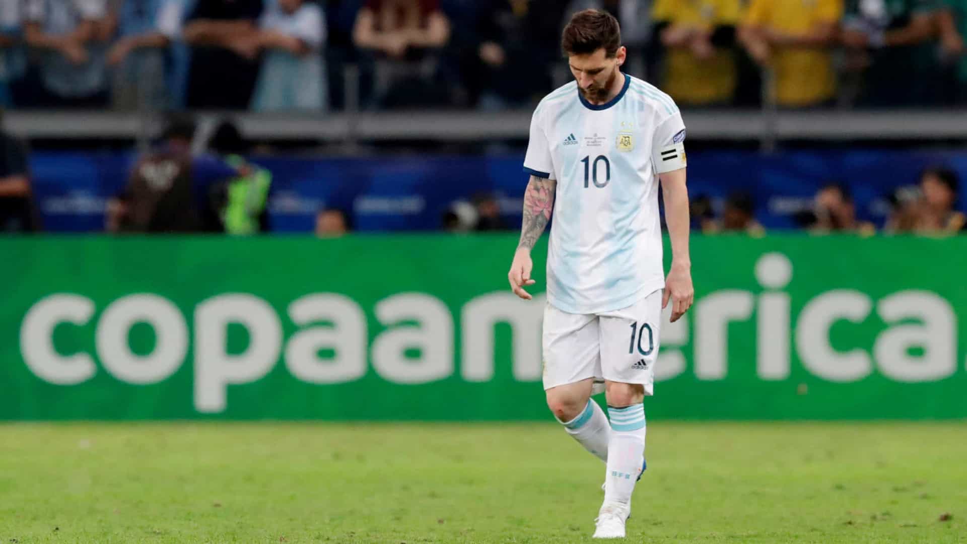 As nove quedas de Messi. Argentina, uma camisola mal abençoada