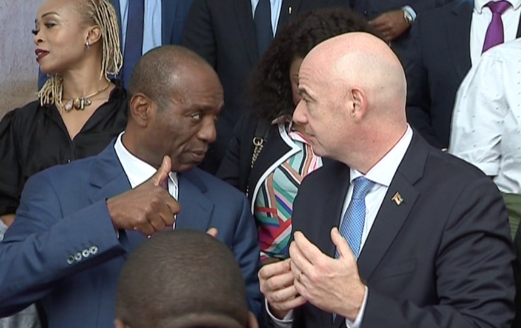 Presidente da FIFA em Moçambique: organismo mundial vai alocar USD 6 milhões para infra-estruturas desportivas