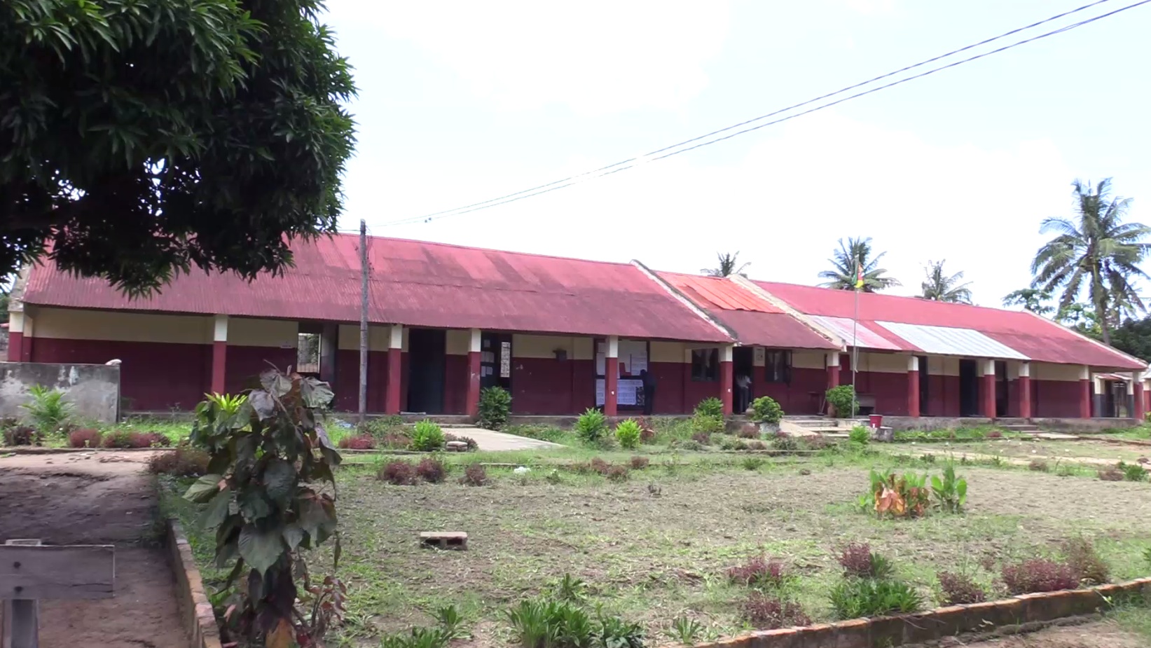 Executadas a 90 por cento das obras de reabilitação de sanitários nas escolas em Inhambane