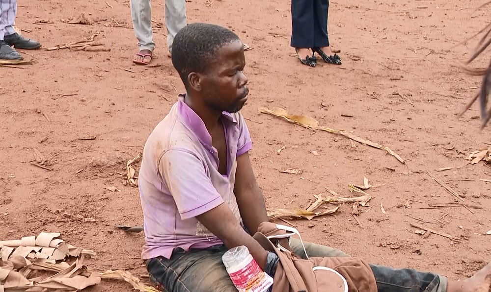 Ladrão fica “preso” a uma pasta quando tentava furtar a um comerciante Mercado Waresta Em Nampula
