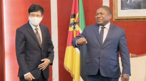 Embaixadores do Vietname e Arábia Saudita apresentam cumprimentos de despedida ao PR Nyusi