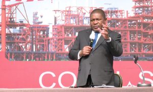 Nyusi satisfeito com nível de conhecimento, disciplina e competência de jovens na Coreia do Sul