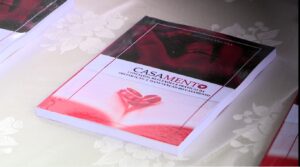 Professor Alves Cangana lança, na Beira, livro sobre casamento