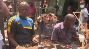 Mercado de Maquinino: Vendedores continuam a ignorar as medidas de prevenção da Covid-19