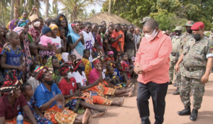Filipe Nyusi entrega à população de Ngapa a Central Fotovoltaica