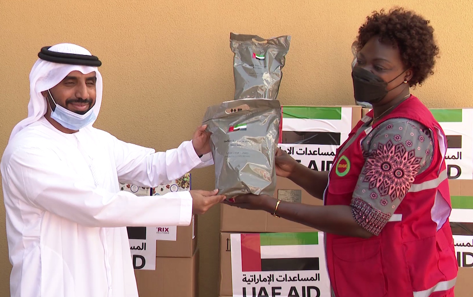 Emirados Árabes Unidos doam 50 mil caixas de alimentos para as vítimas do terrorismo