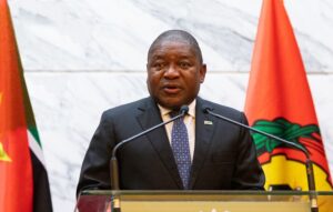 Presidente Nyusi exonera 6 Ministros, incluindo o das Finanças Adriano Maleiane