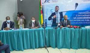 Autoridade reguladora da concorrência suspende nova tabela de preços Escolas de Condução