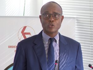 Ministro Machatine alerta para a proliferação de falsos engenheiros