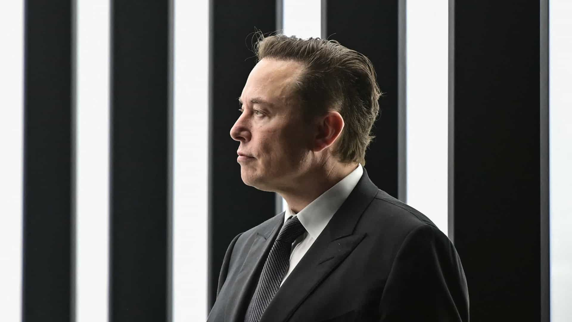 Elon Musk faz proposta para comprar o Twitter por 38 mil milhões de euros