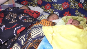 Jovem casal sem meios para sustentar os filhos em Chókwè