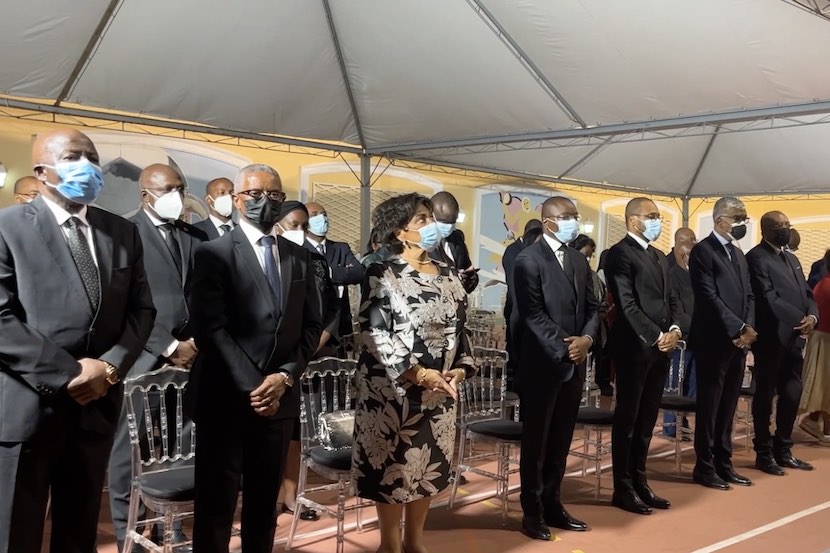 Funeral de Estado. Exéquias de José Eduardo dos Santos já decorrem em Angola