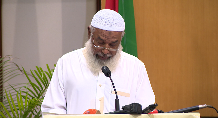 Sheik Aminudim Muhammad quer bibliotecas nas cidades e vilas