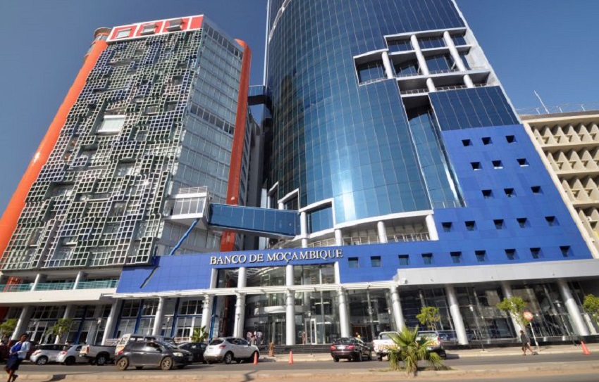 Divisas escasseiam nos bancos comerciais: A crise gera dificuldades na importação de combustíveis líquidos
